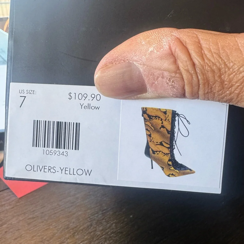Azalea Wang Oliver’s Yellow & Black Lace Up Stiletto Size 7 Statement Heels - Picture 8 of 9